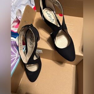Brand new in box Life Stride black heels
